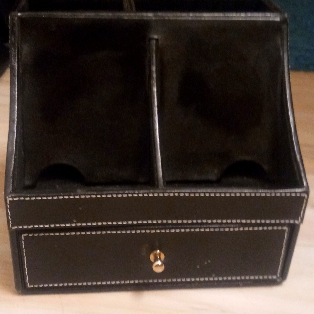 Small makeup and jewelry box